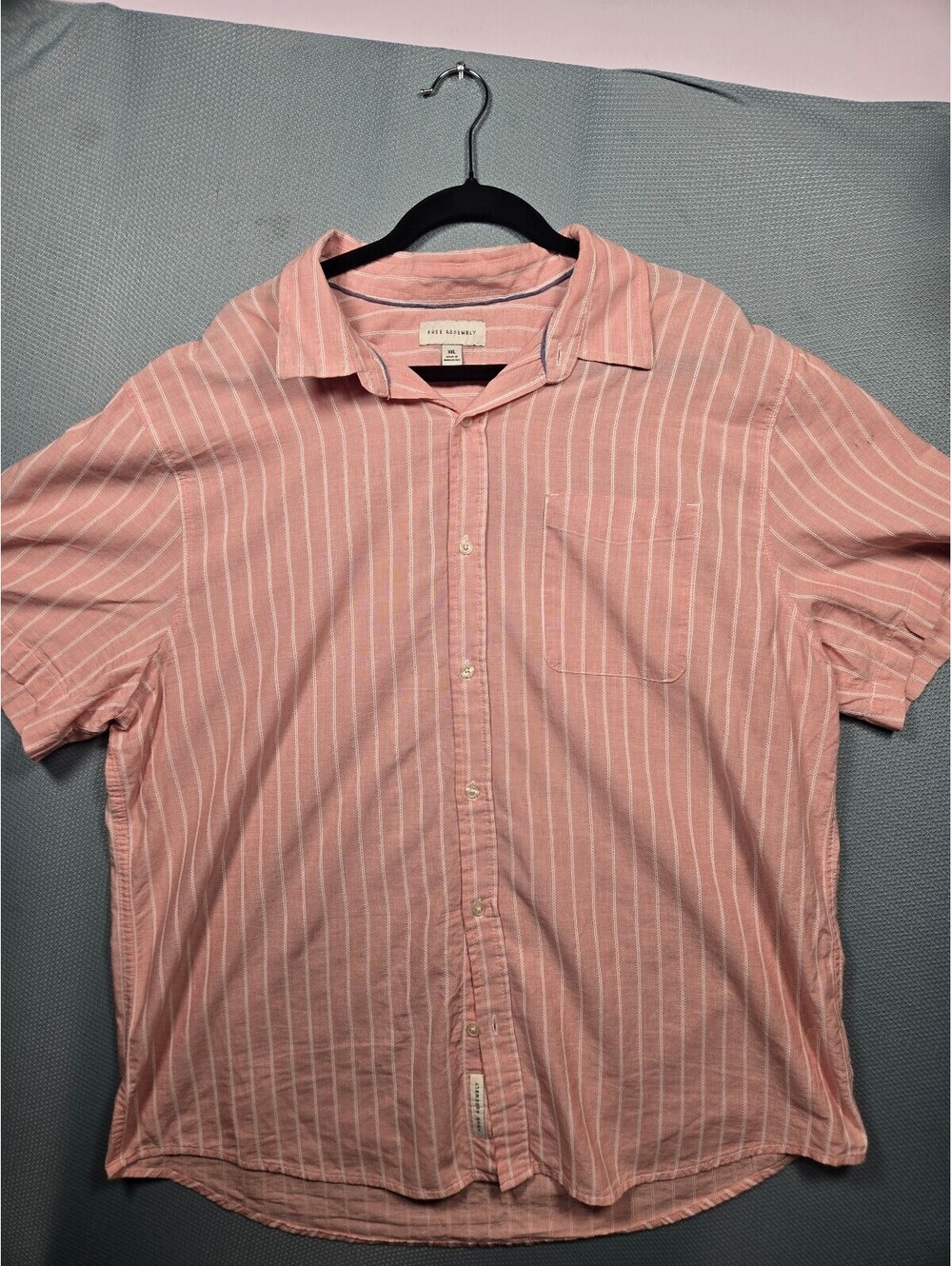 Free Assembly pink striped short sleeve button-front shirt